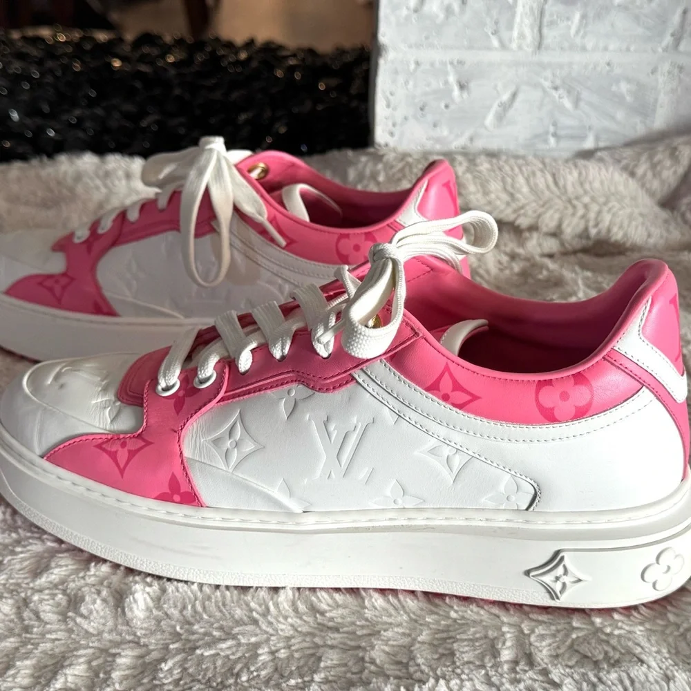 Louis Vuitton Leather Time Out Sneakers
